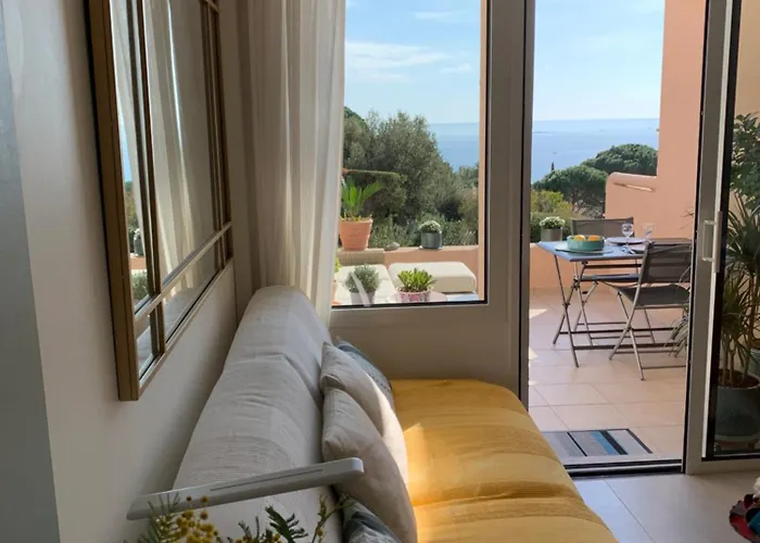 Lejlighed Avec Coin Nuit Sainte-Maxime