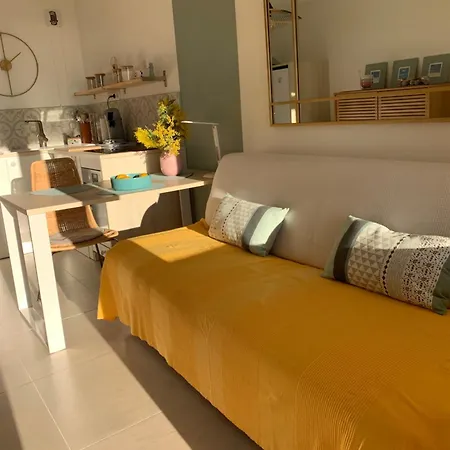 Apartment Avec Coin Nuit *
